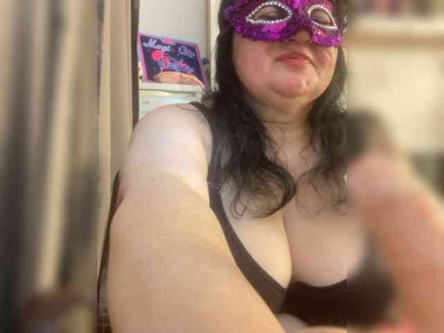 SVETIKBOMBOCHKA webcam