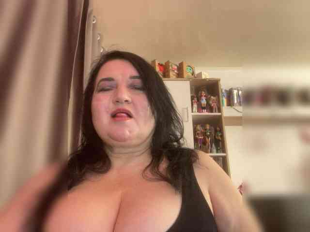 SVETIKBOMBOCHKA webcam