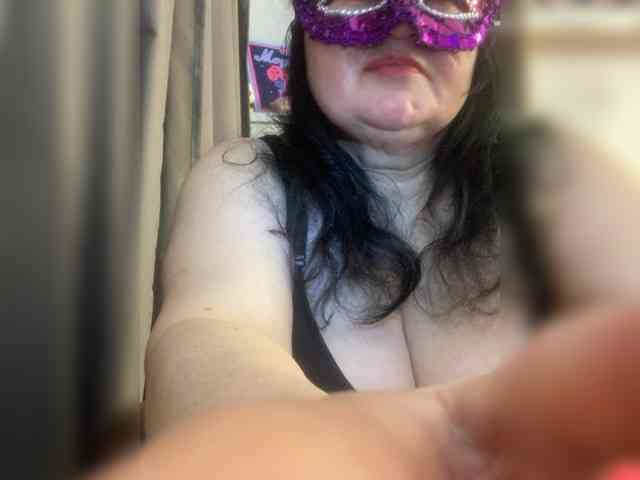 SVETIKBOMBOCHKA webcam