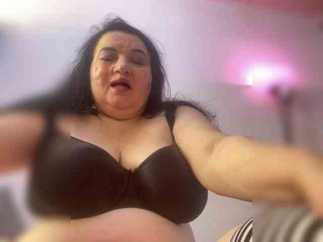 SVETIKBOMBOCHKA webcam