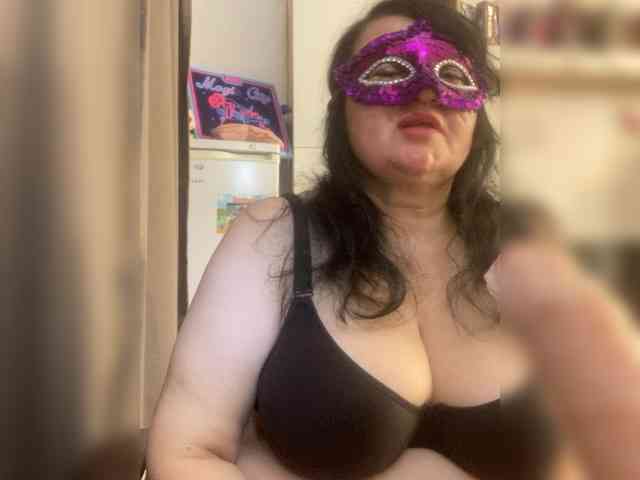 SVETIKBOMBOCHKA webcam