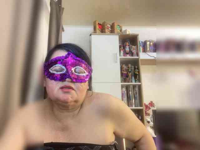 SVETIKBOMBOCHKA webcam