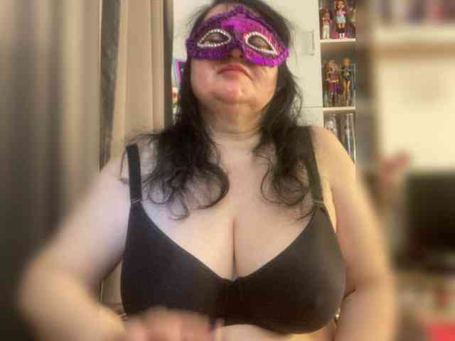 SVETIKBOMBOCHKA webcam