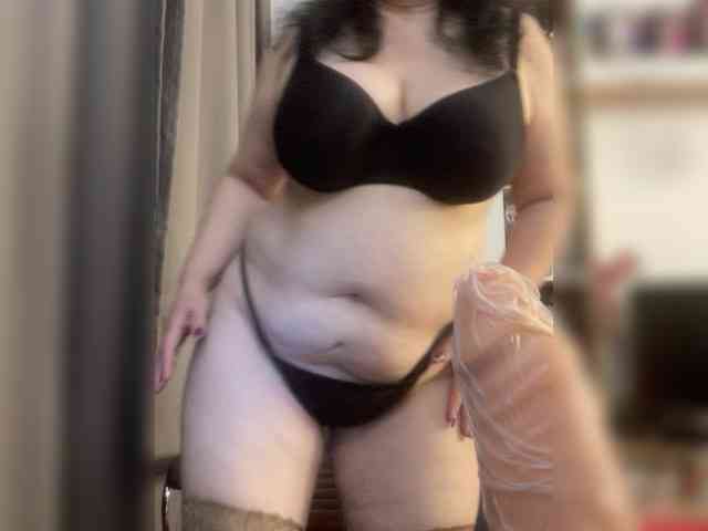 SVETIKBOMBOCHKA webcam