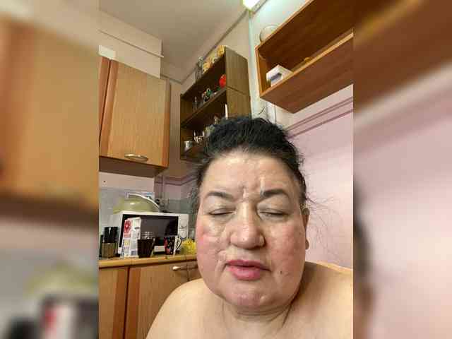 SVETIKBOMBOCHKA Live Webcam on BongaCams