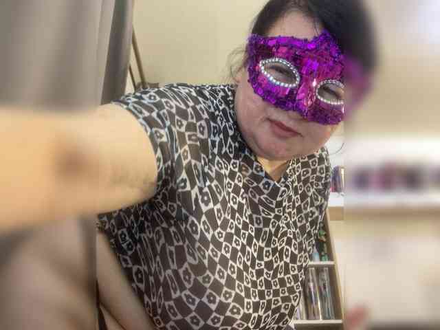 SVETIKBOMBOCHKA webcam