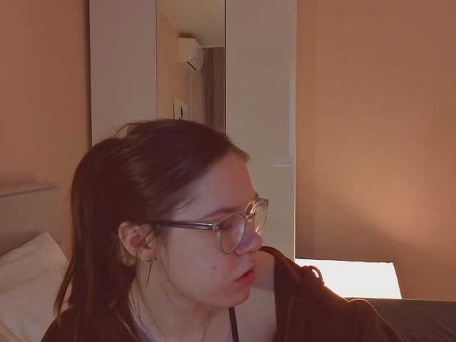 MiaLuw's BongaCams show and profile