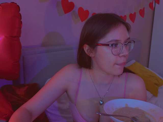 MiaLuw from BongaCams is Freechat