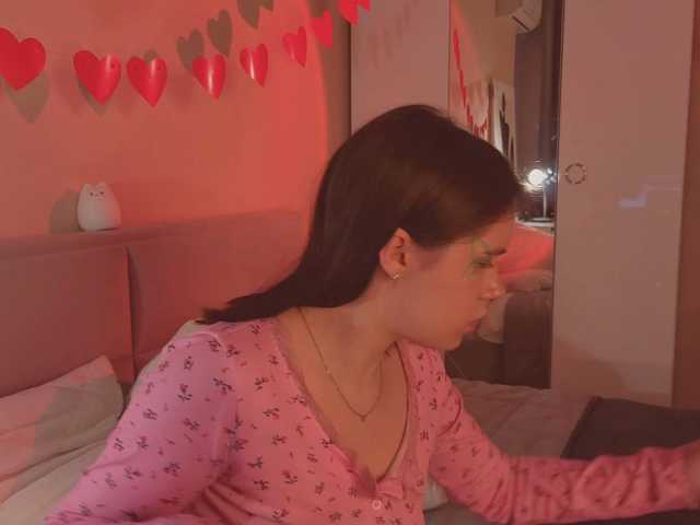 MiaLuw's BongaCams show and profile