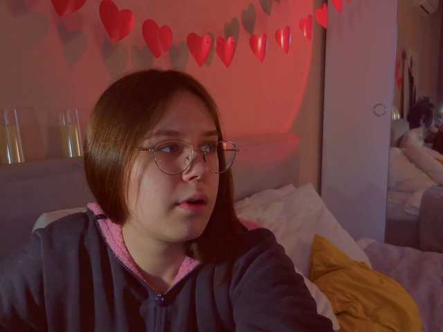 MiaLuw's BongaCams show and profile