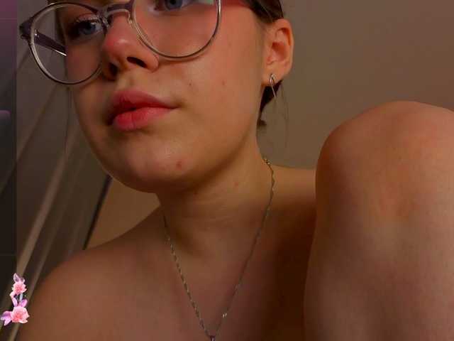 MiaLuw's BongaCams show and profile