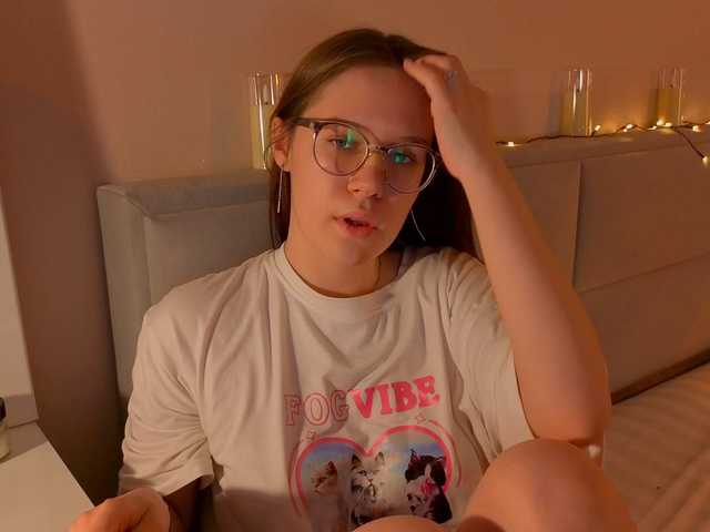 MiaLuw's BongaCams show and profile