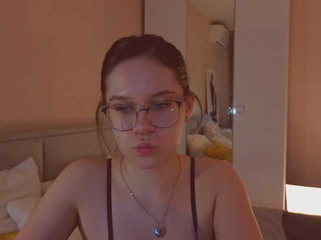MiaLuw's BongaCams show and profile