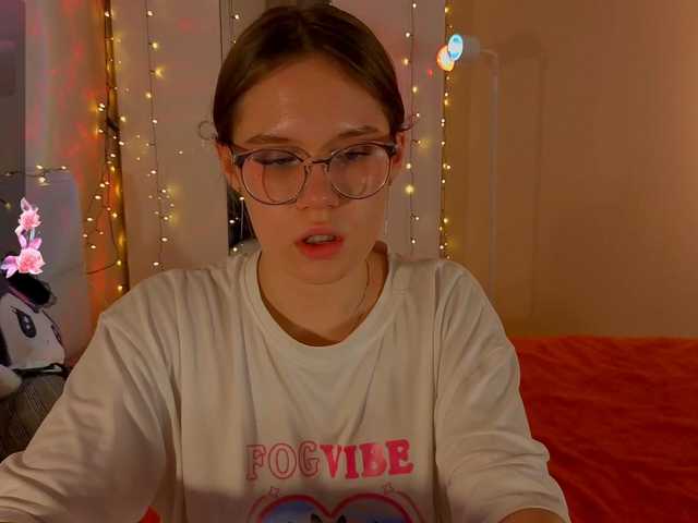 MiaLuw's BongaCams show and profile