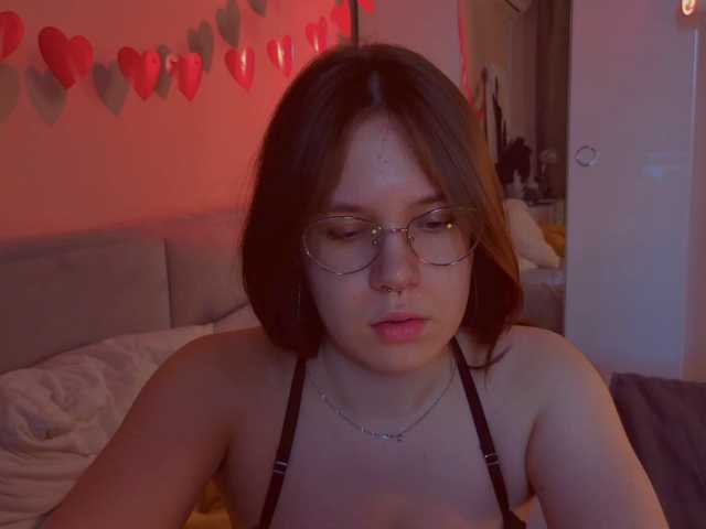 MiaLuw's BongaCams show and profile