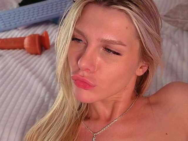 NicoleHampton's BongaCams show and profile