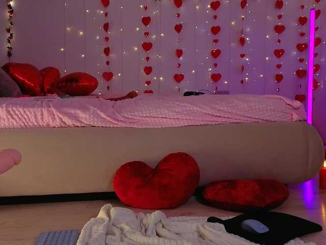 NicoleHampton's BongaCams show and profile