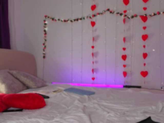 NicoleHampton's BongaCams show and profile