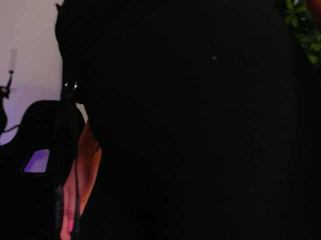 NicoleHampton's BongaCams show and profile