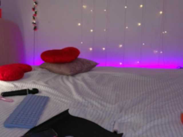 NicoleHampton's BongaCams show and profile