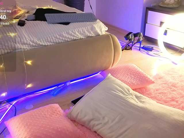 NicoleHampton's BongaCams show and profile