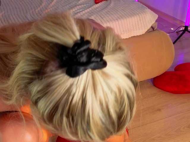 NicoleHampton's BongaCams show and profile