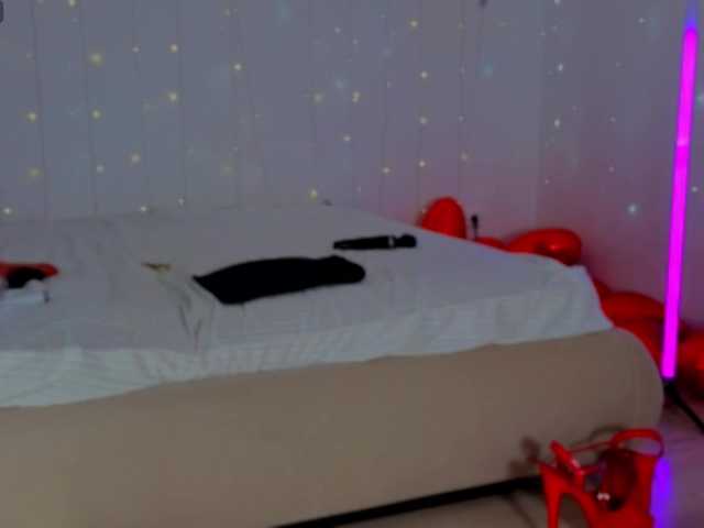 NicoleHampton's BongaCams show and profile