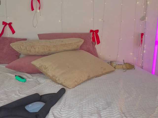 NicoleHampton's BongaCams show and profile