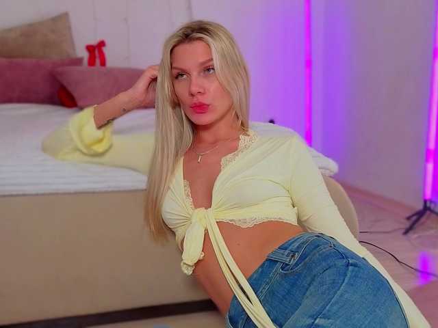 NicoleHampton's BongaCams show and profile