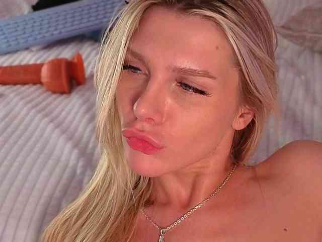 NicoleHampton webcam