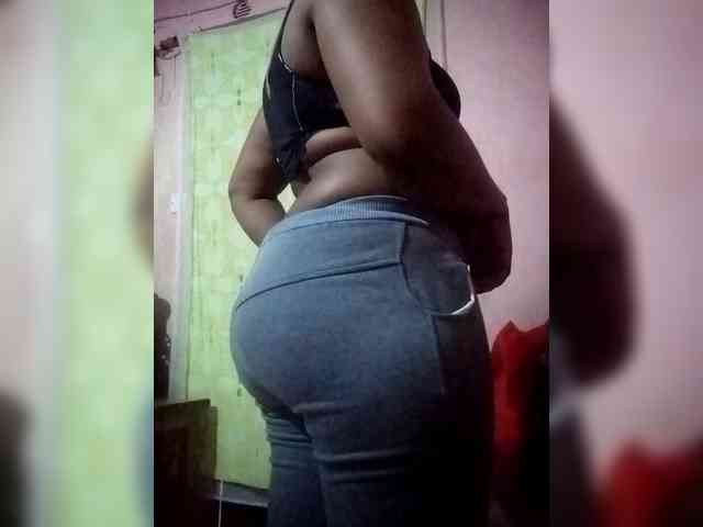 Emphi-30 Live Webcam on BongaCams