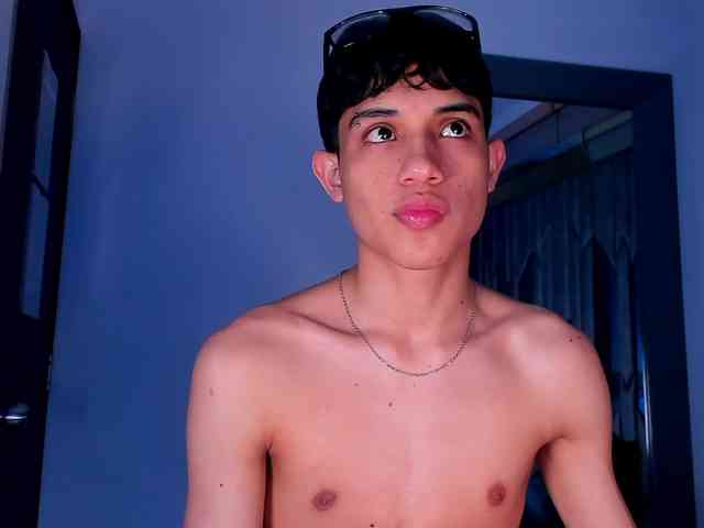 sebax-00 Live Webcam on BongaCams