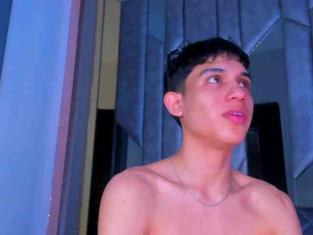 sebax-00 Live Webcam on BongaCams