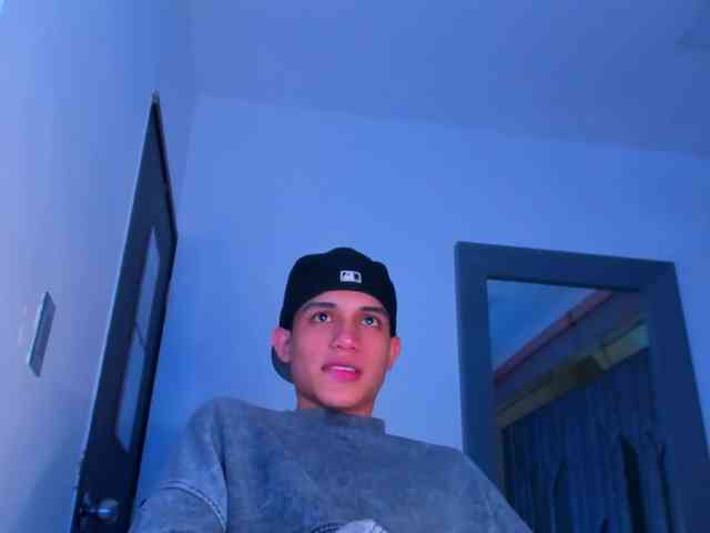 sebax-00 Live Webcam on BongaCams