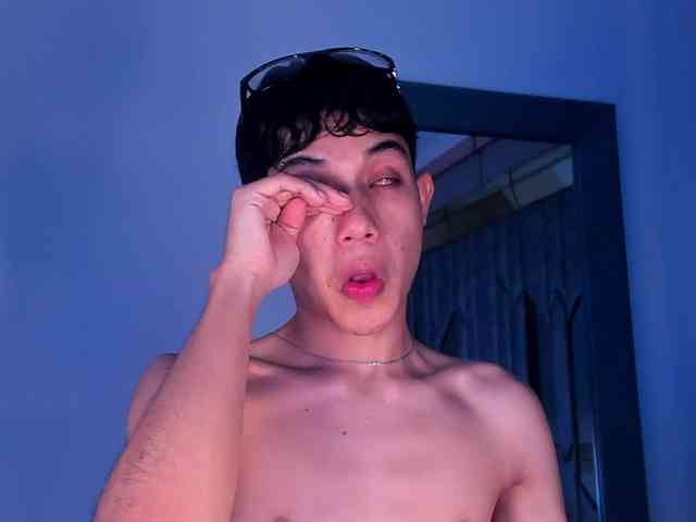 sebax-00 Live Webcam on BongaCams