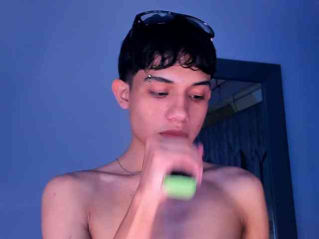 sebax-00 Live Webcam on BongaCams