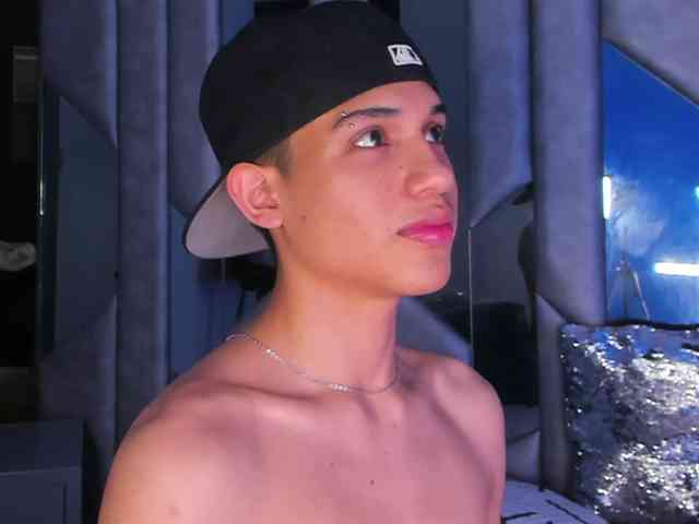 sebax-00 Live Webcam on BongaCams