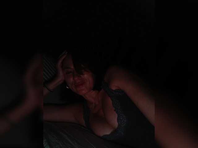 Agnes7700's BongaCams show and profile