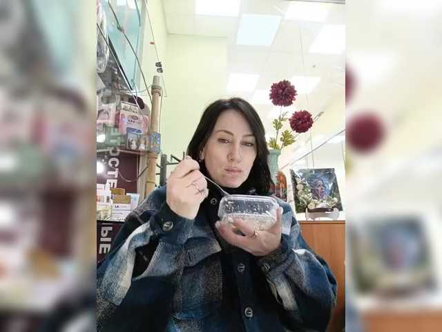 Agnes7700's BongaCams show and profile