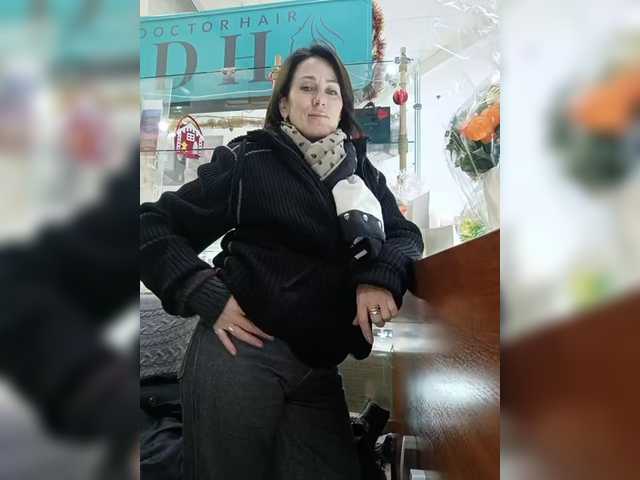 Agnes7700's BongaCams show and profile