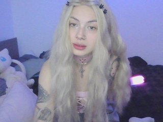 EmilyFlowers Porn Show