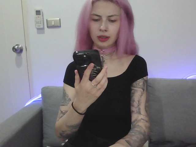 Emily Flowers (EmilyFlowers)