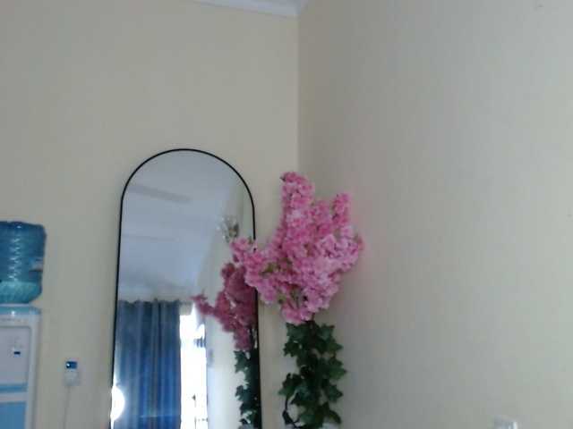 Quintessensual's BongaCams show and profile