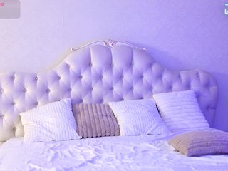 AniaKarenina Porn Show