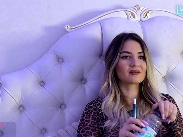  AniaKarenina chat room