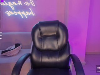 BellaConnor Porn Show