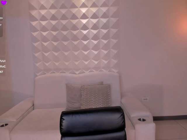 BellaConnor's BongaCams show and profile