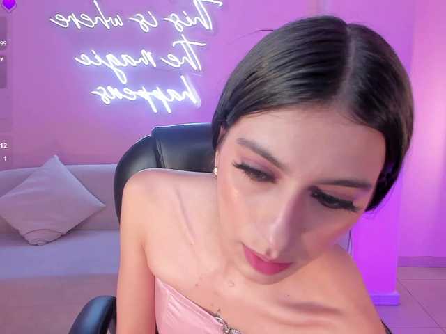 BellaConnor's BongaCams show and profile