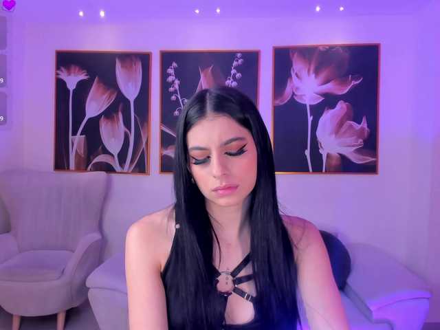 BellaConnor's BongaCams show and profile