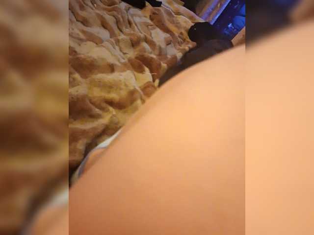 Sex chat gratuit in direct cu Konfetka228 pe BongaCams